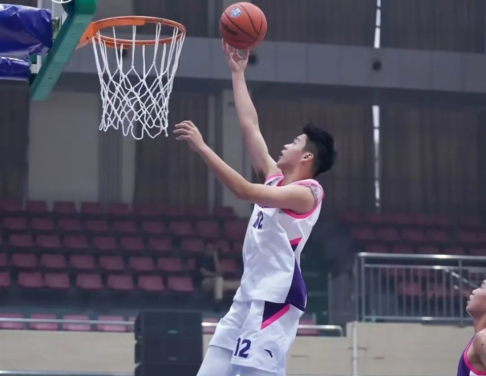 少年的佼佼, 球爱好者, VZy 少年的佼佼, 球爱好者, VZy